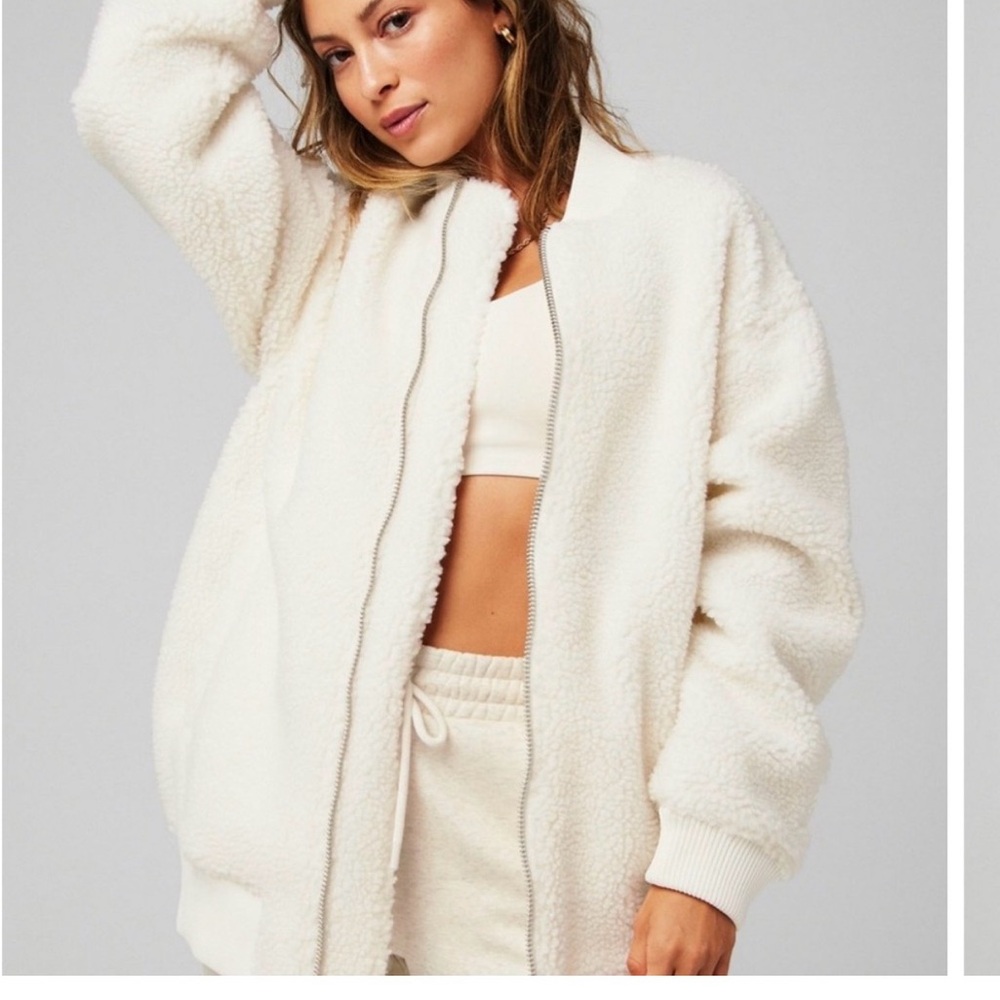 Fabletics oversized bomber cream sherpa zip up jacket Size Small